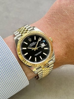 Pre-Owned Rolex Datejust 41 Ref.126333 Yellow Rolesor Fluted Gold Bezel Black Dial Jubilee Bracelet