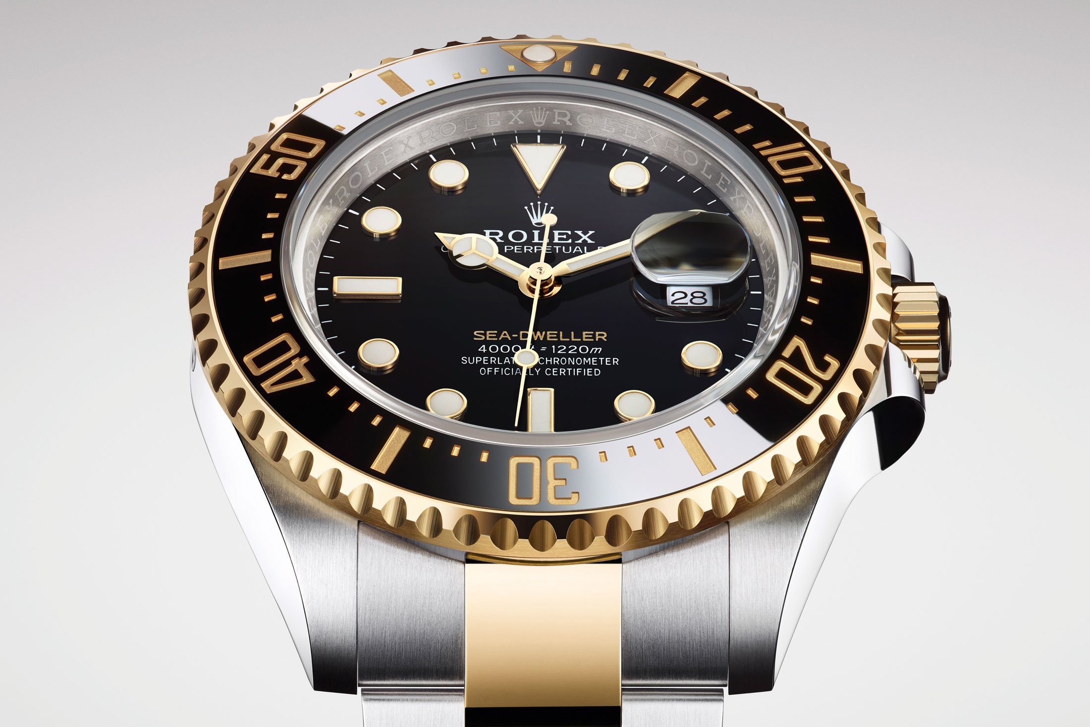 Pre-Owned Rolex Sea-Dweller Ref.126603 Yellow Rolesor Black Cerachrom Bezel Black Dial Oyster Bracelet 43mm