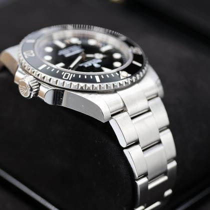 Pre-Owned Rolex Submariner No Date 124060-0001 | 41mm Black Cerachrom Bezel Symmetric Black Dial Cal.3235 Automatic Diver Watch, Used Good Condition